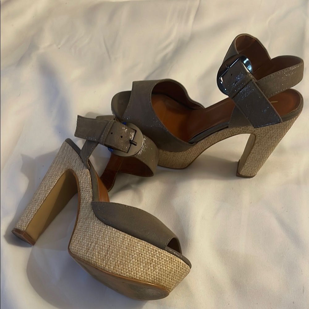 Bakers Gray Platform Heels Excellent Condition